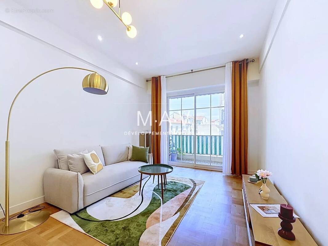 Coeur nice/fleurs gambetta appartement 3 pièces luxueusement rénové terrasse au calme - photo 9
