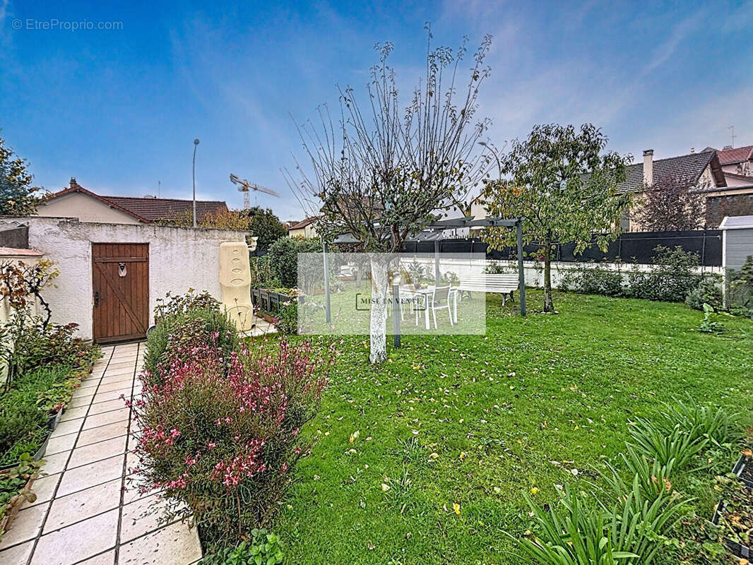 Maison à LE PERREUX-SUR-MARNE