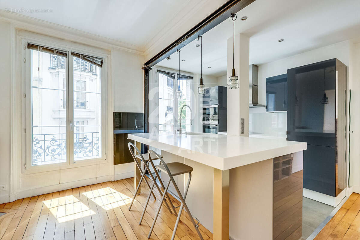 Appartement à PARIS-20E