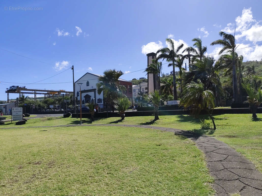 Terrain à SAINT-PIERRE