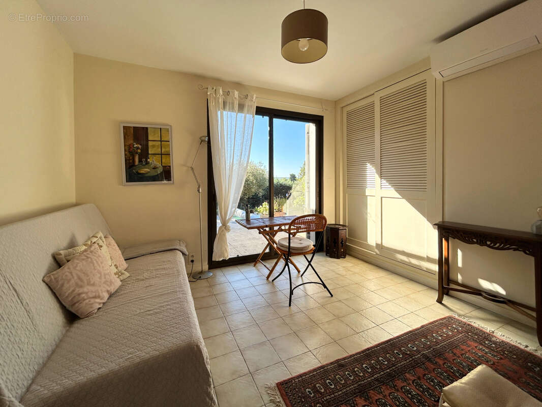 Maison à SAINT-QUENTIN-LA-POTERIE