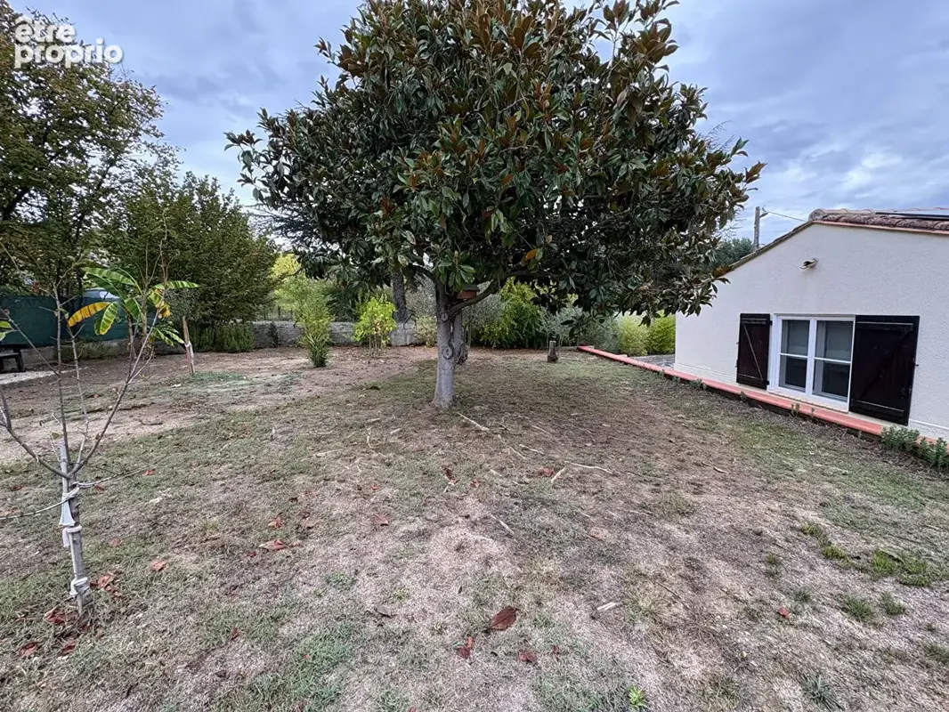 Villa de plain-pied de 100 m² avec piscine, véranda, grand garage et panneaux photovoltaïques à Montazels - photo 6