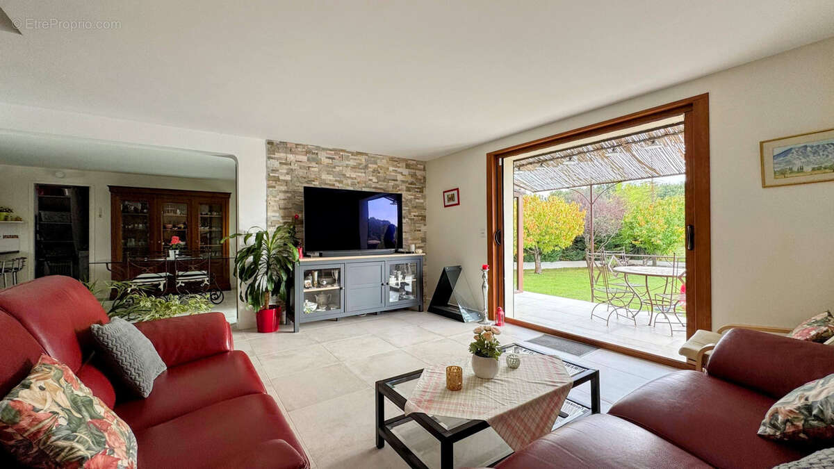 Maison à CHATEAUNEUF-LE-ROUGE