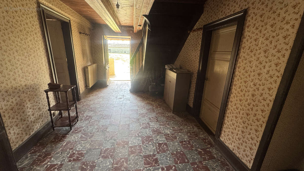 Maison à SAINT-NAZAIRE-DE-VALENTANE