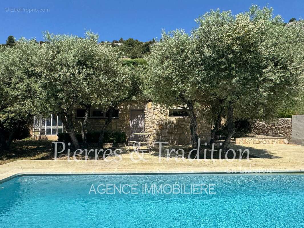 Maison à SAINT-SATURNIN-LES-APT
