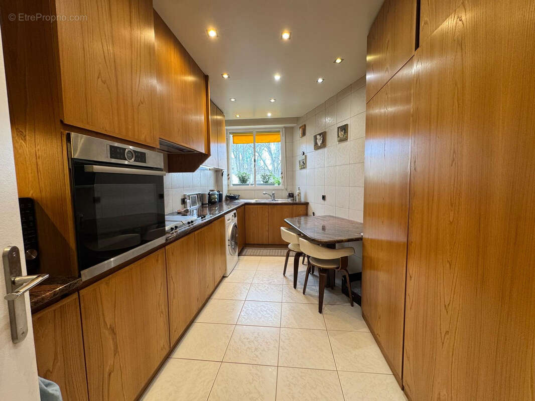 Appartement à NEUILLY-SUR-SEINE