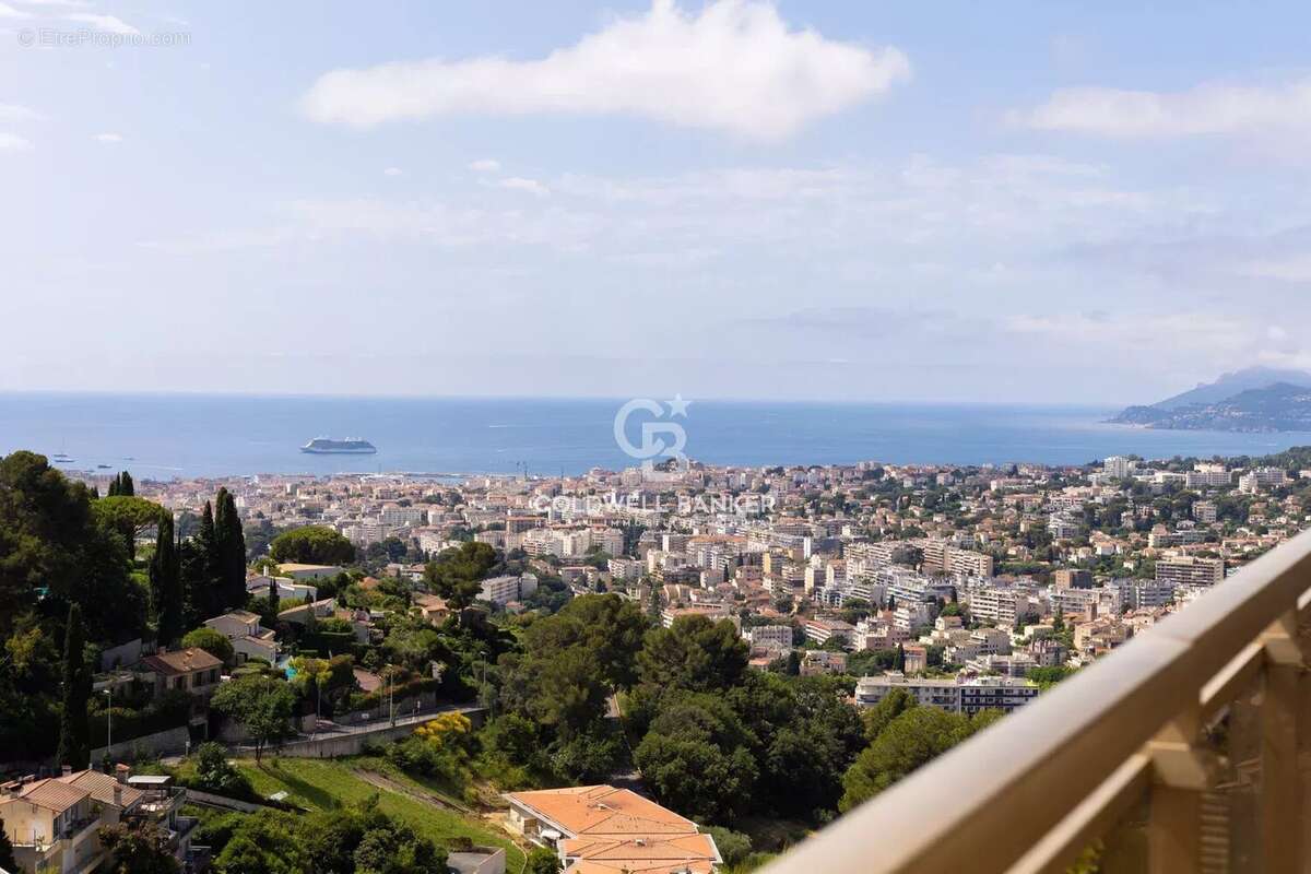 Appartement à LE CANNET