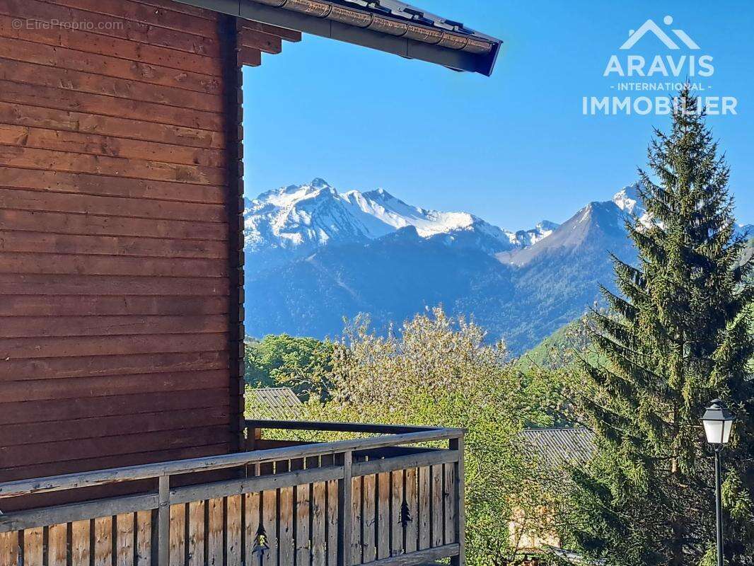Maison à MONTMIN
