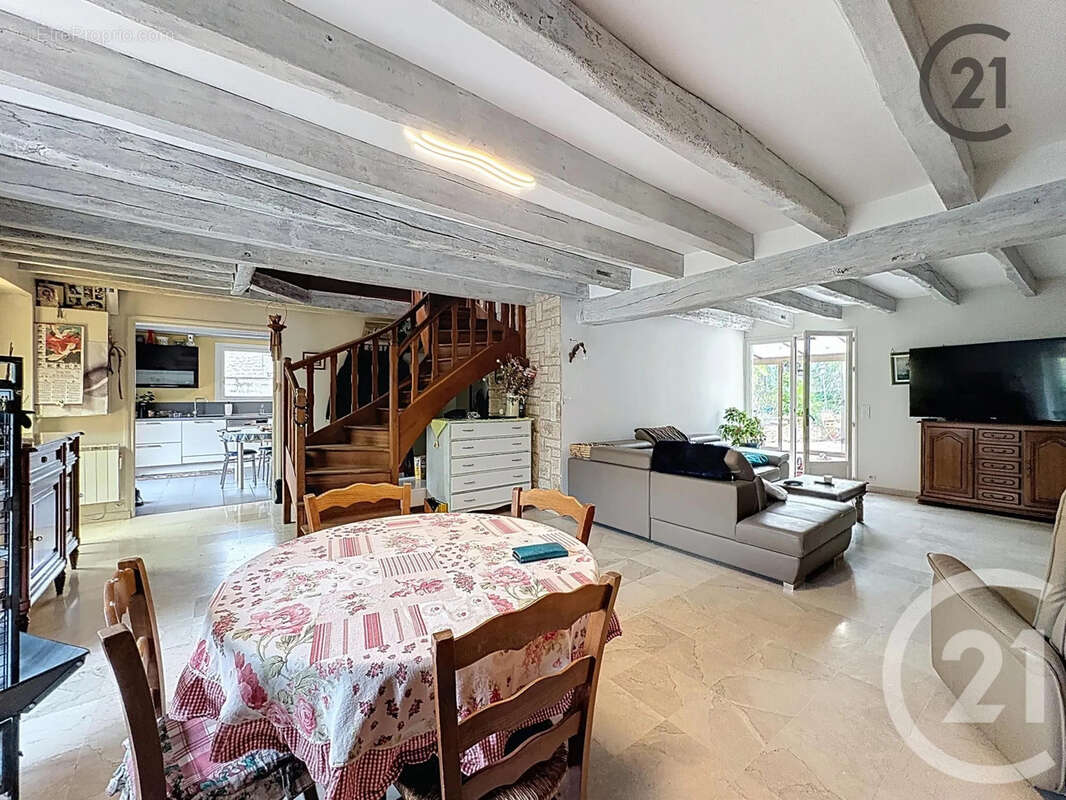 Maison à SOURDUN