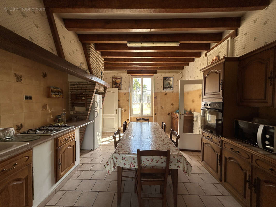 Propriété 2,2 ha avec étang, ancien corps de ferme, parc aboré, prairie - photo 9