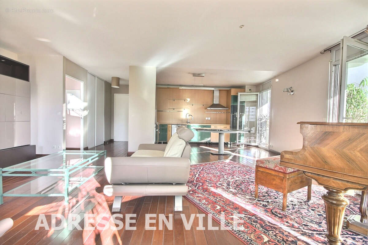 Appartement à PARIS-17E