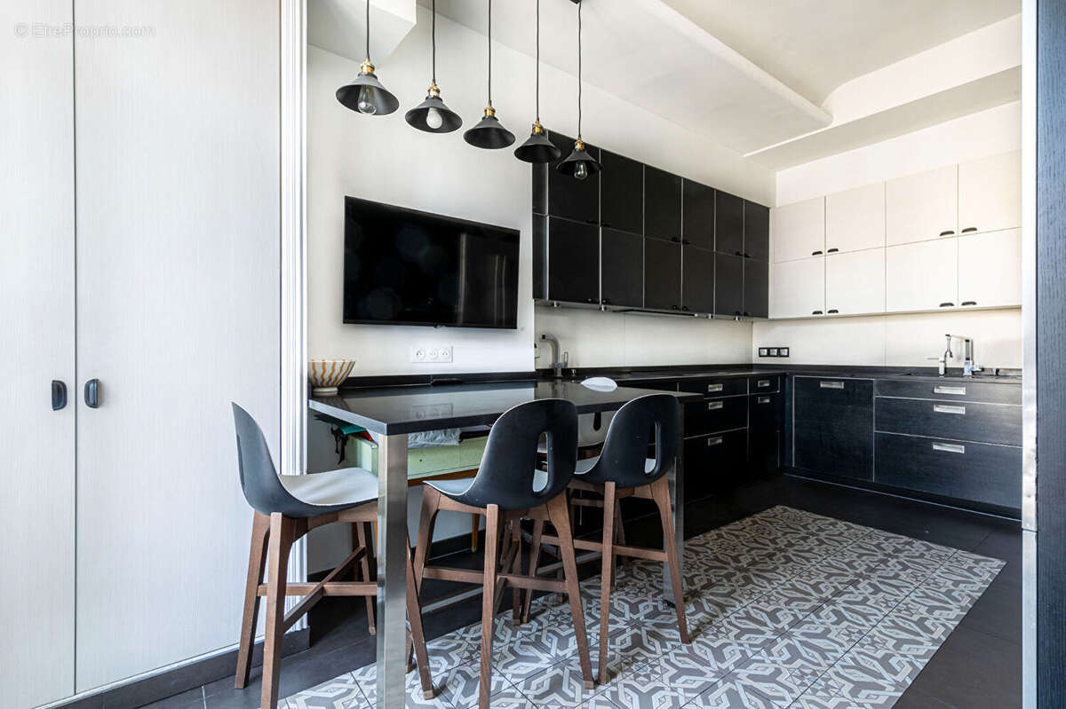 Appartement à PARIS-8E