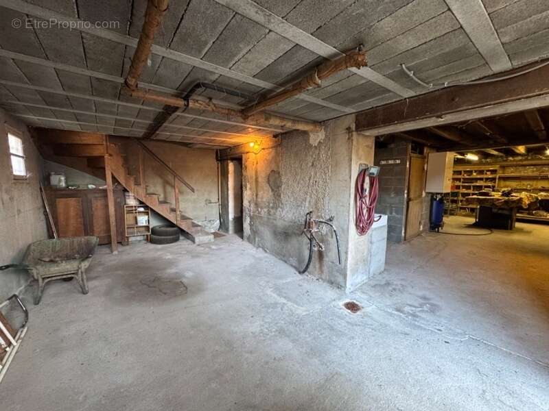 Maison à SAINT-LEGER-MAGNAZEIX