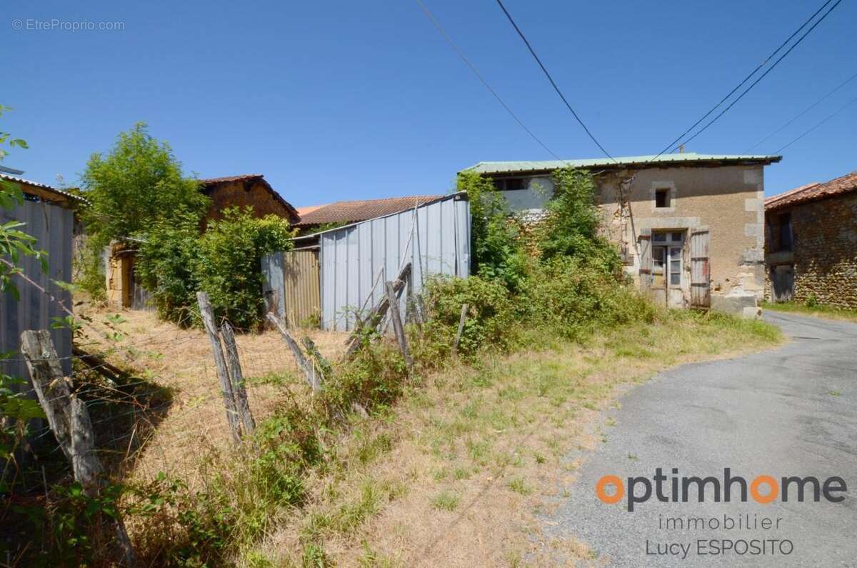  Ensemble immobilier avec énorme potentiel – Nieuil (Charente)  - photo 30