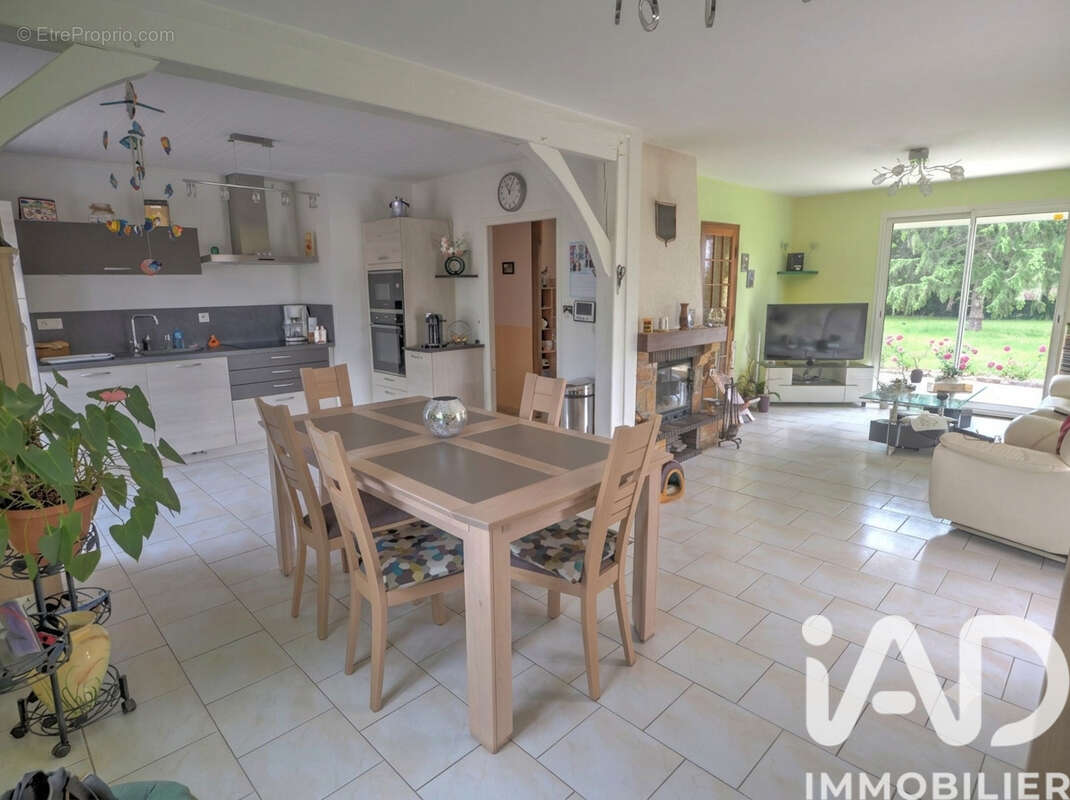 Maison 112 m² à Blou  - photo 2