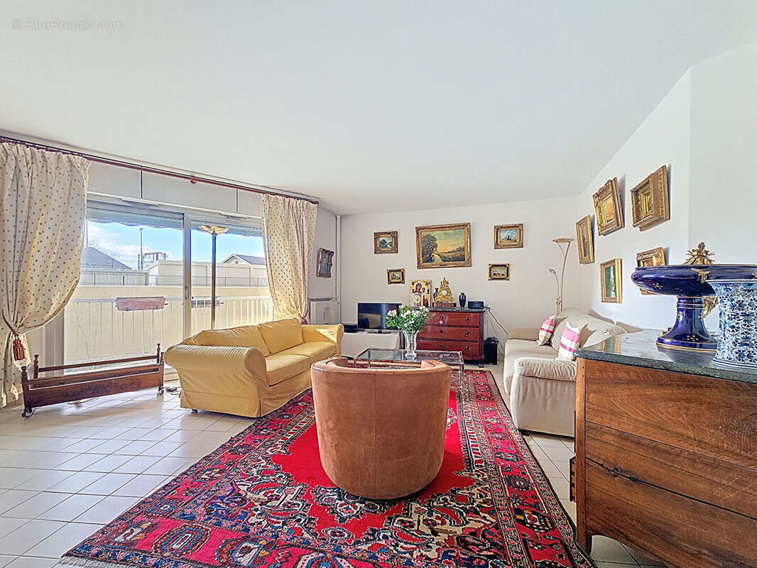 Appartement à BOURG-LA-REINE