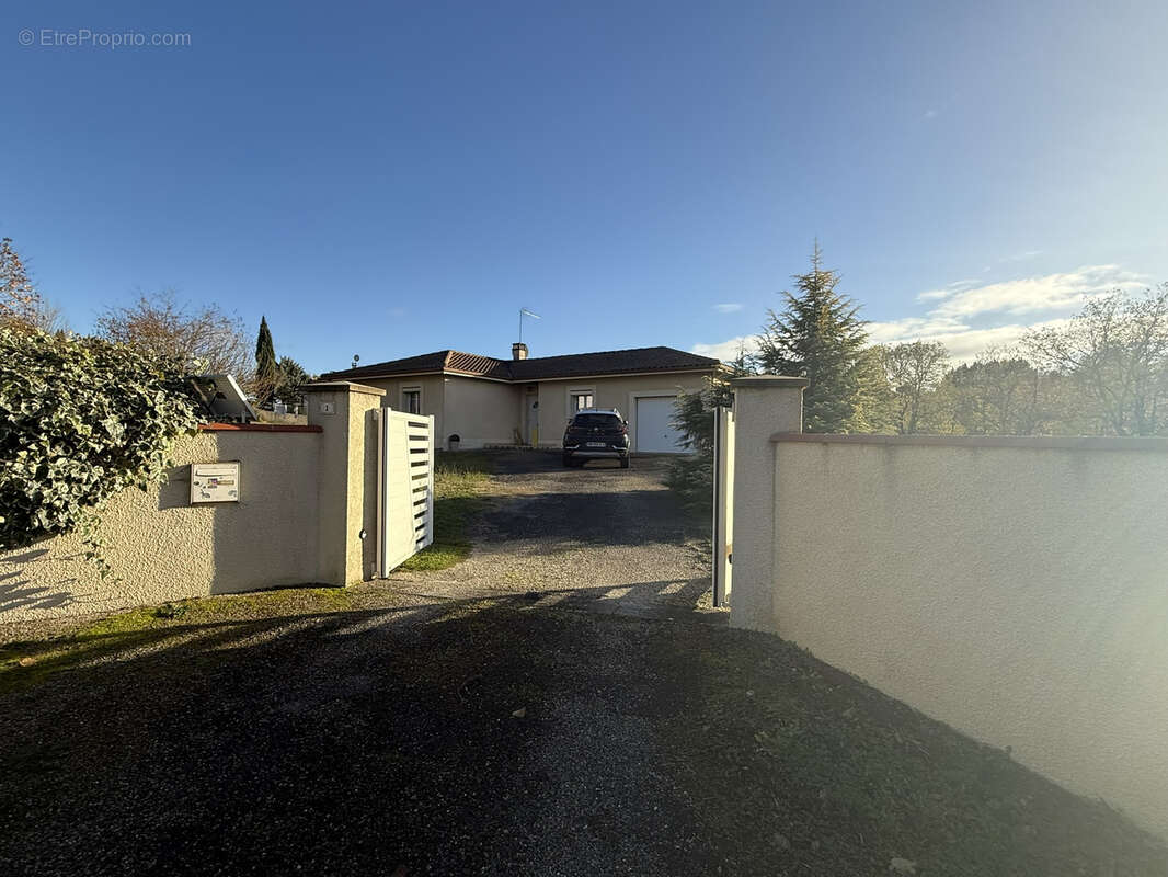 Maison à LASSEUBE-PROPRE