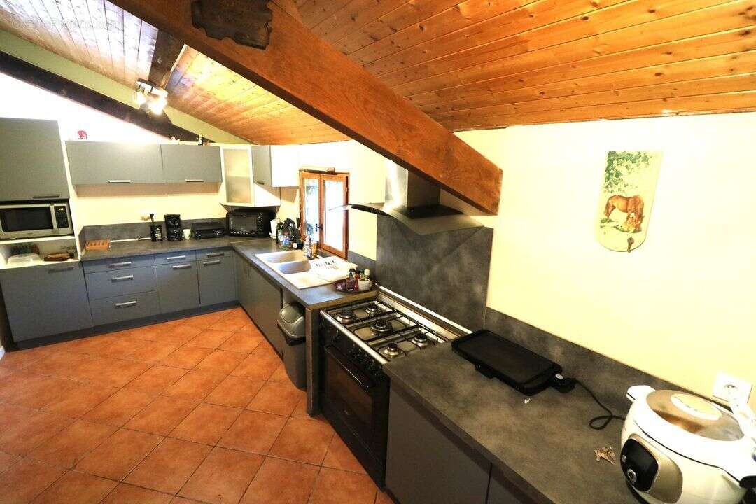 Maison de village, Maison pierre, maison à étage, trois - Maison à ROQUEFORT