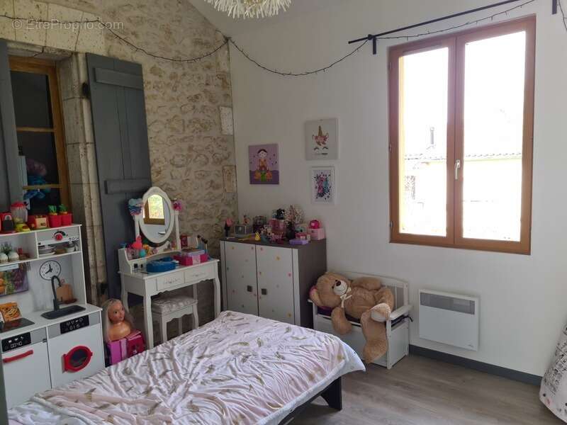 Maison à RUELLE-SUR-TOUVRE