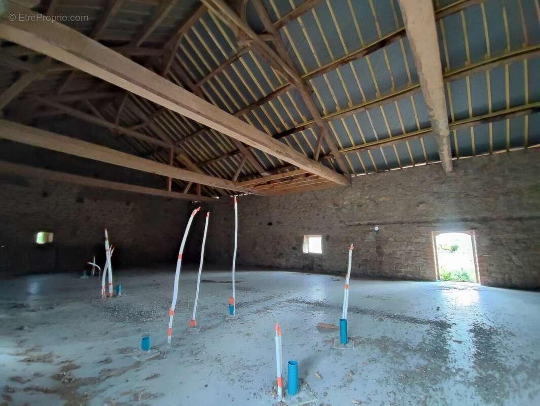 Maison à LA ROCHE-EN-BRENIL