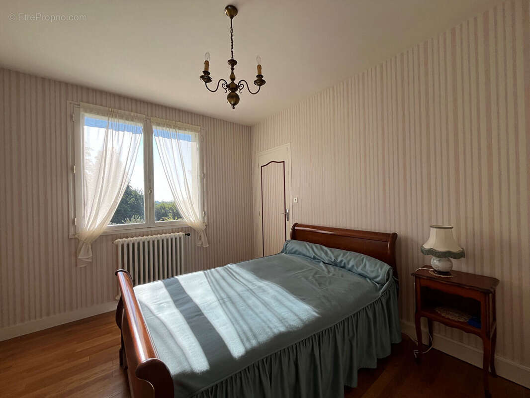 Maison à LA JONCHERE-SAINT-MAURICE