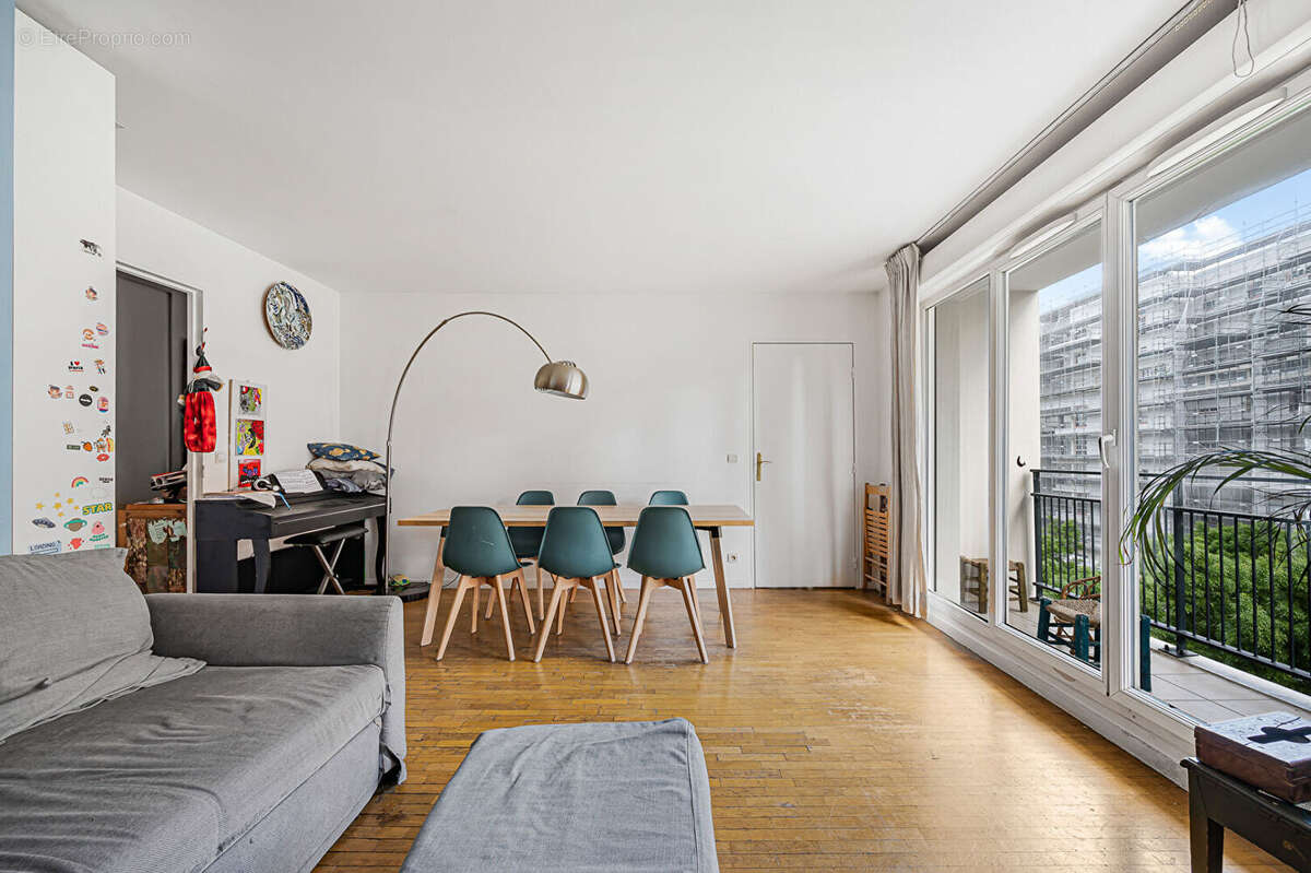 Appartement à COURBEVOIE