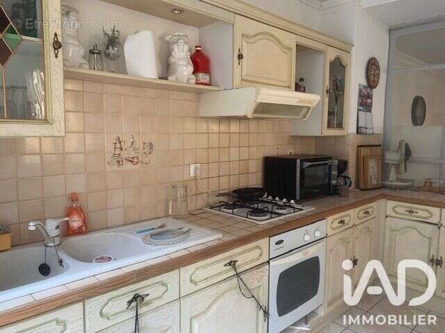 Appartement 327 m² à Cernusson  - photo 2