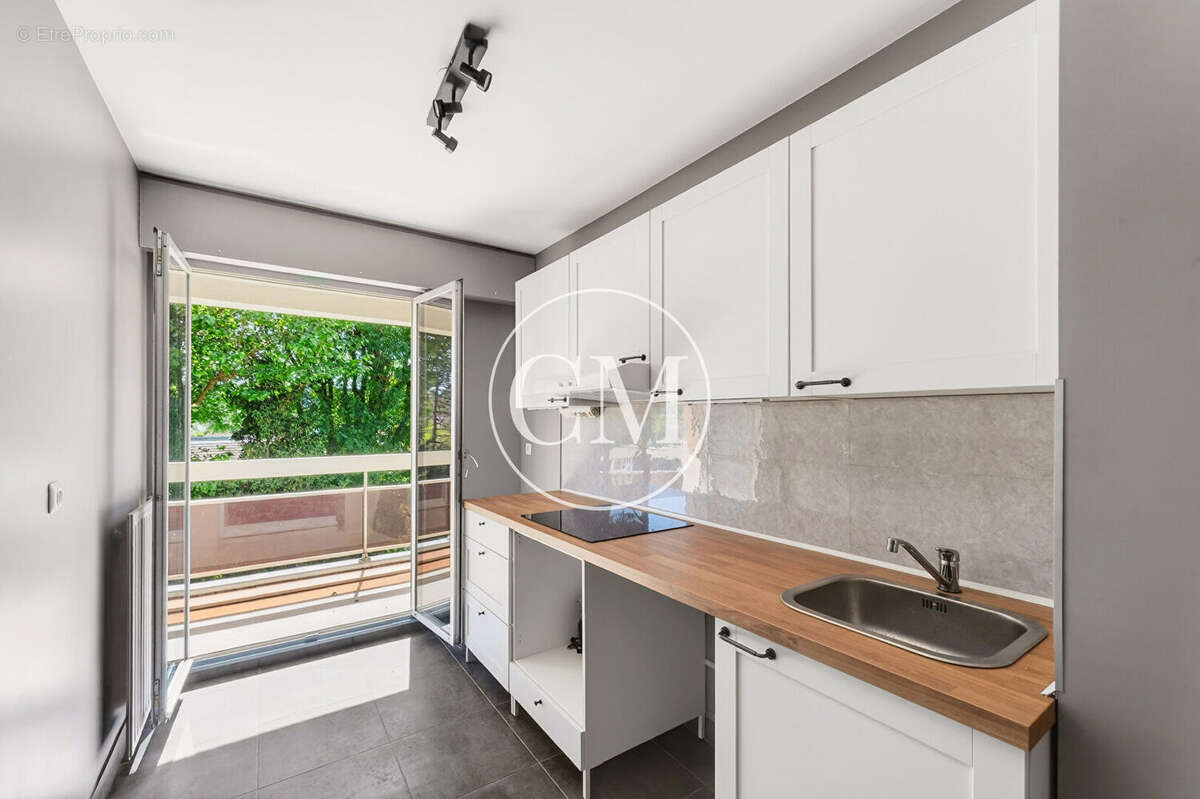Appartement à BUC