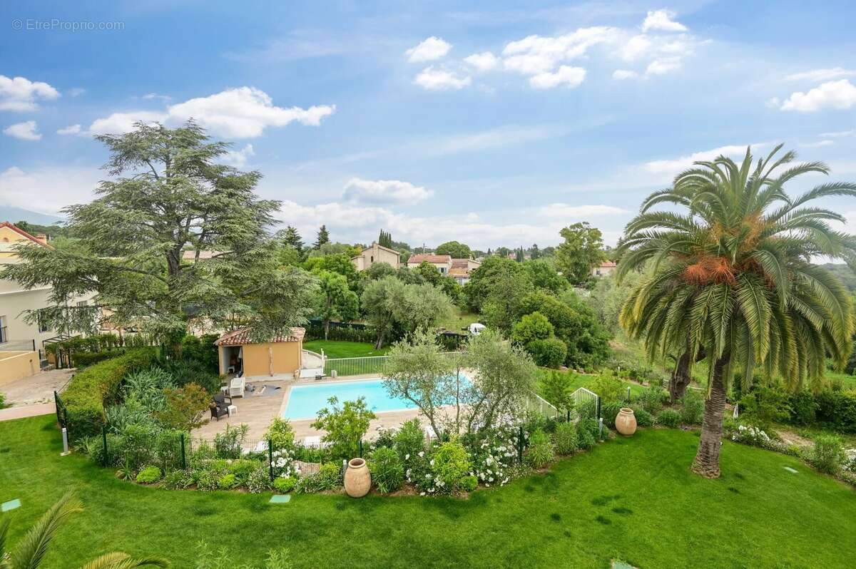 Appartement à ROQUEFORT-LES-PINS