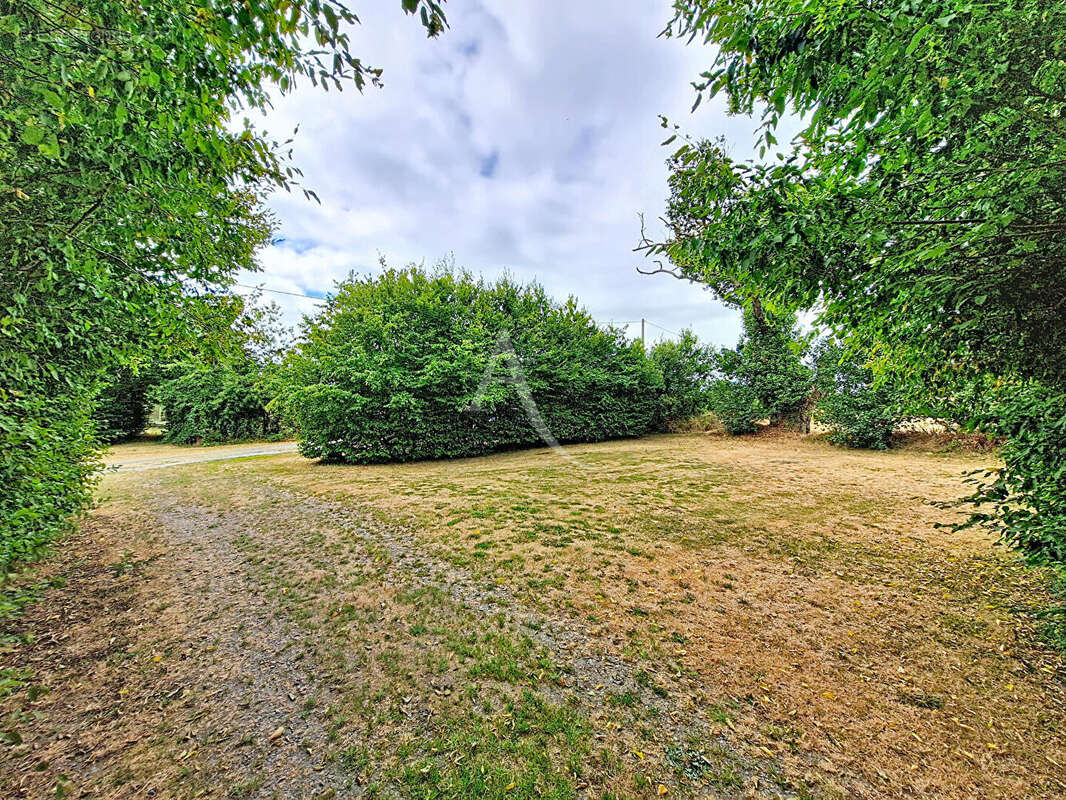 A vendre à MARIGNE maison de campagne avec grand terrain - photo 17