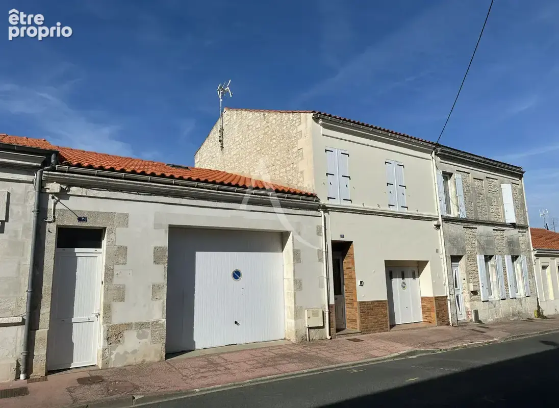 Grande maison familiale de 193.96 m2 avec piscine à Rochefort - photo 2