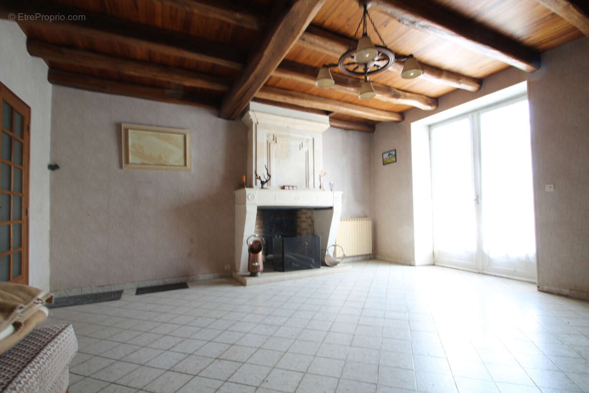 Maison à SAINT-CESAIRE