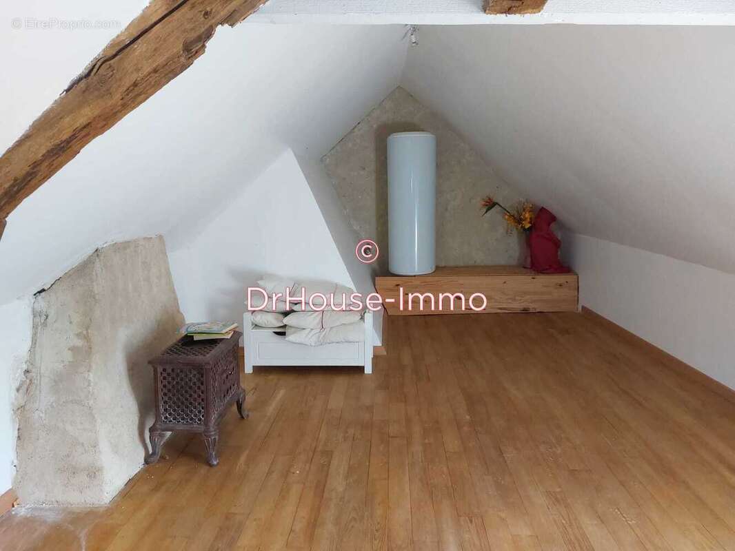 Maison 189 m² à Pommiers  - photo 25