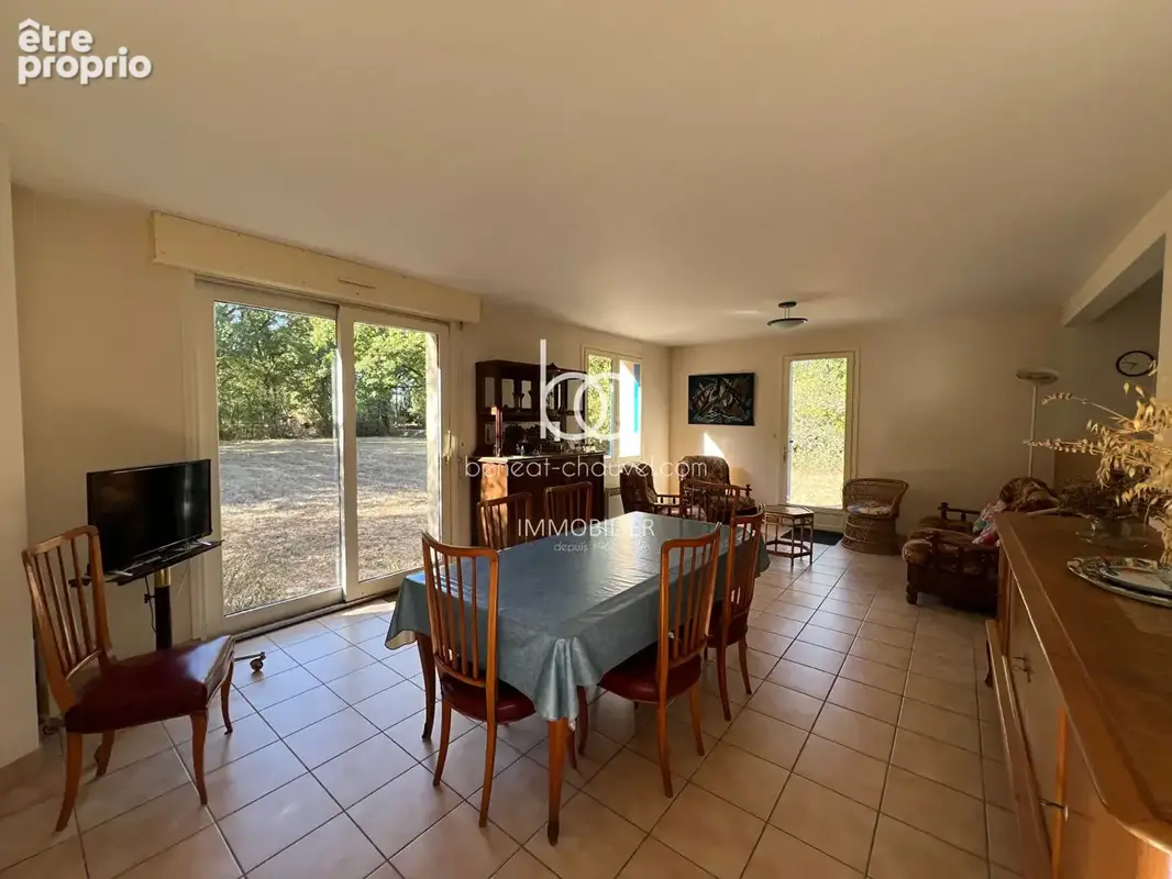 SARZEAU GOLFE - Maison familiale à vendre à BRILLAC  5 chambres et combles aménagés - photo 3