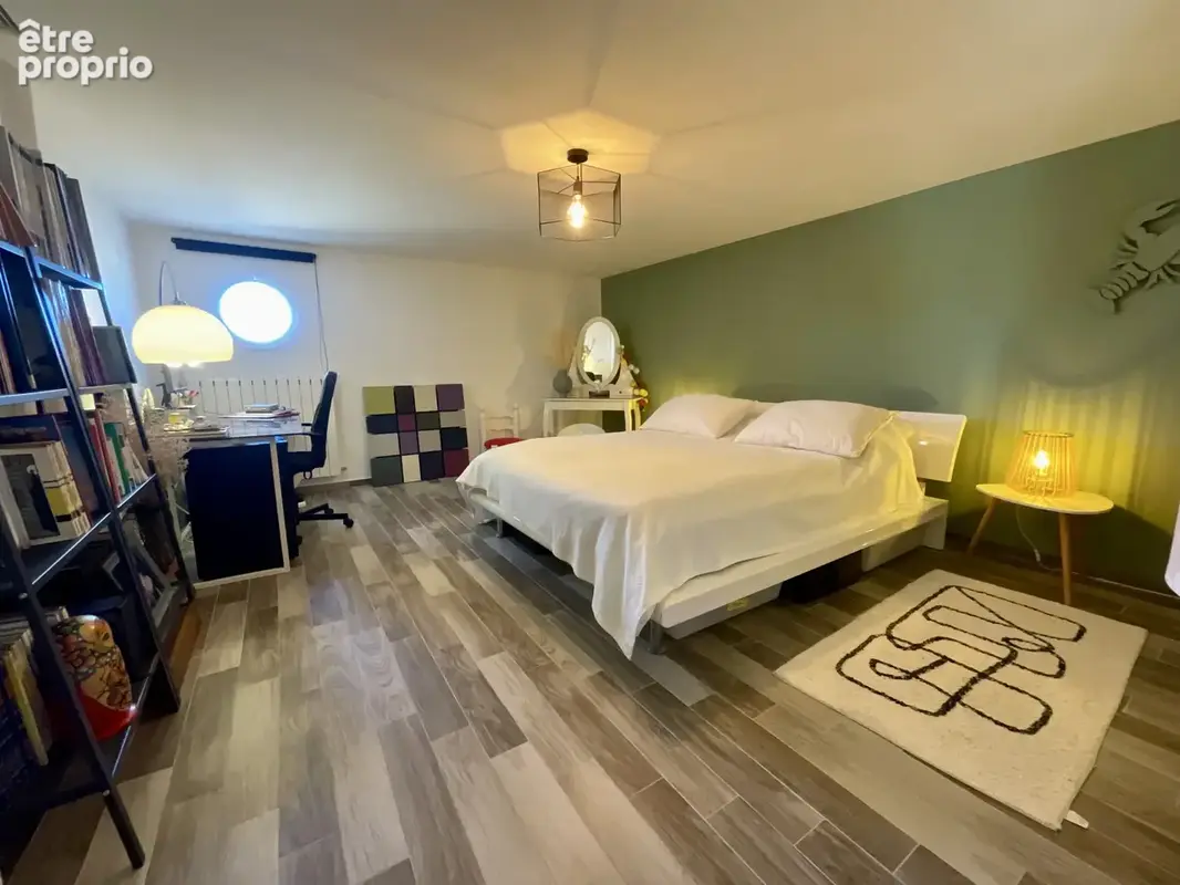 Villa de charme avec piscine, jardin paysager, double garage et prestations premium - photo 17