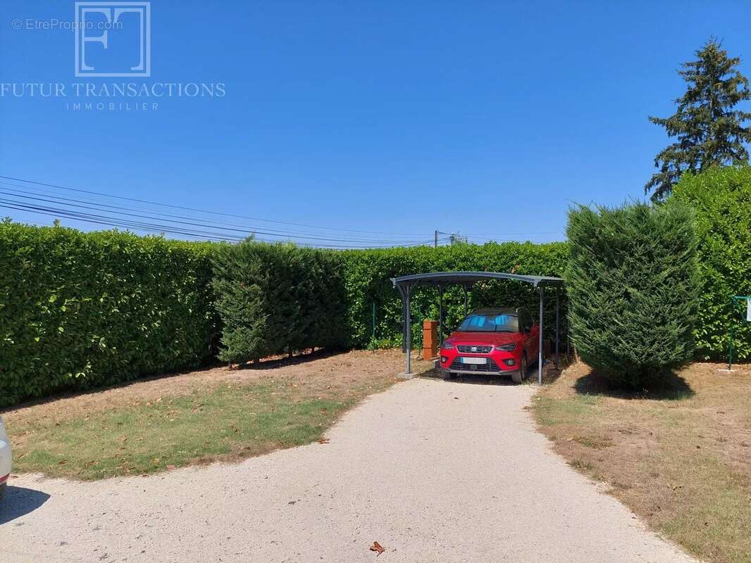 Maison sur 1200 m² - photo 3