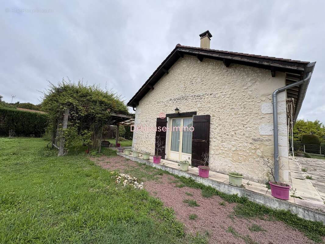 Maison à SAINT-ASTIER