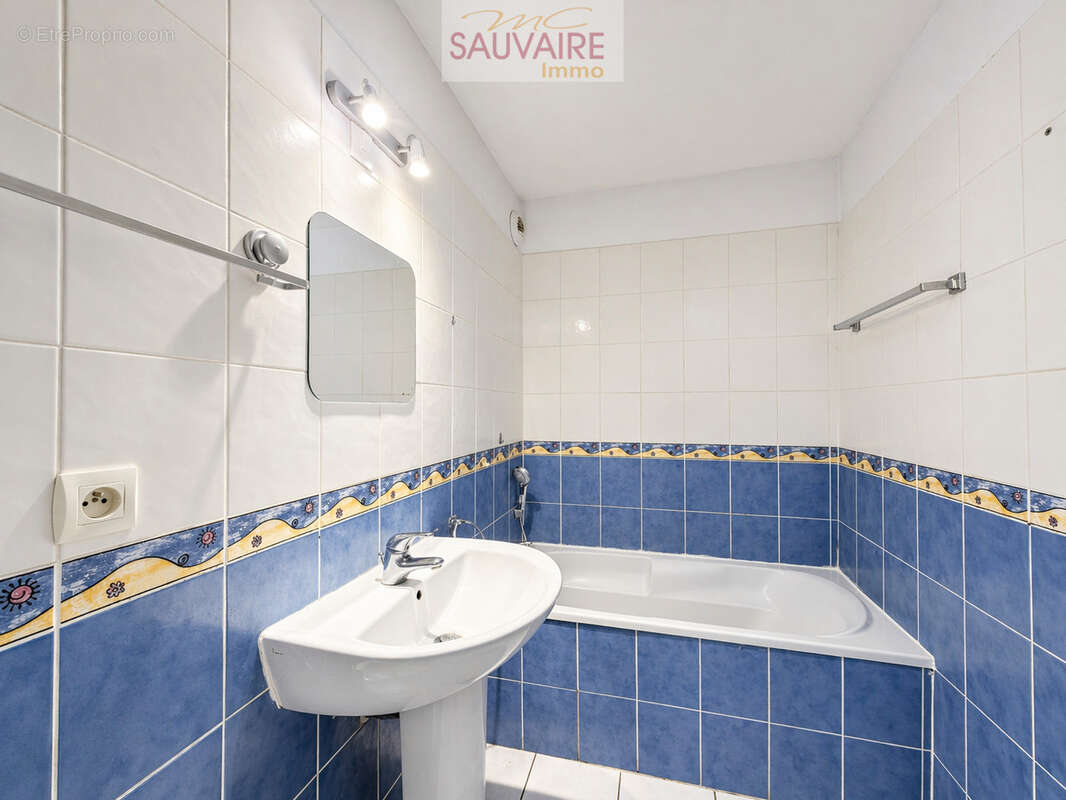 Appartement à SAINT-LAURENT-DE-LA-SALANQUE