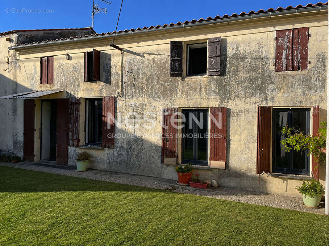 A 15/20 min de Rochefort : Pont l'Abbé d'Arnoult : Maison en Pierres 3 chambres et jardin privatif - photo 2