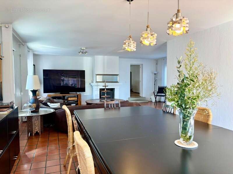 Maison à VERT-SAINT-DENIS