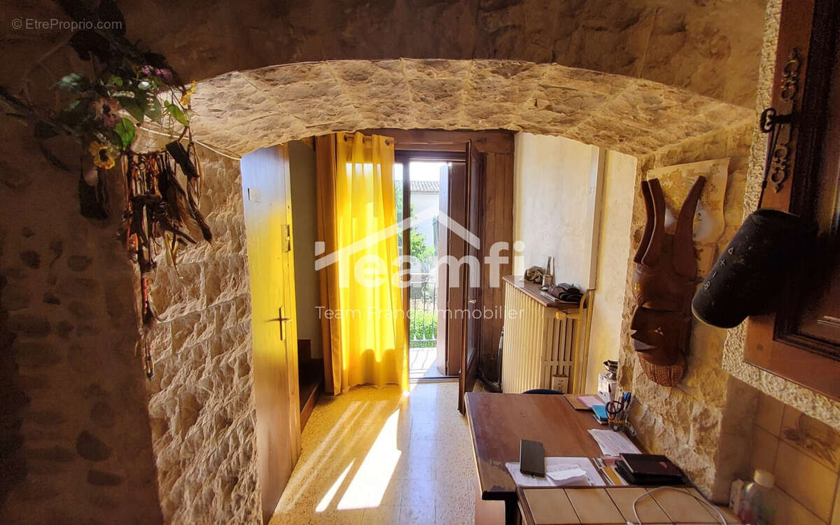 Maison 83 m² à Saint-Victor-De-Malcap  - photo 2