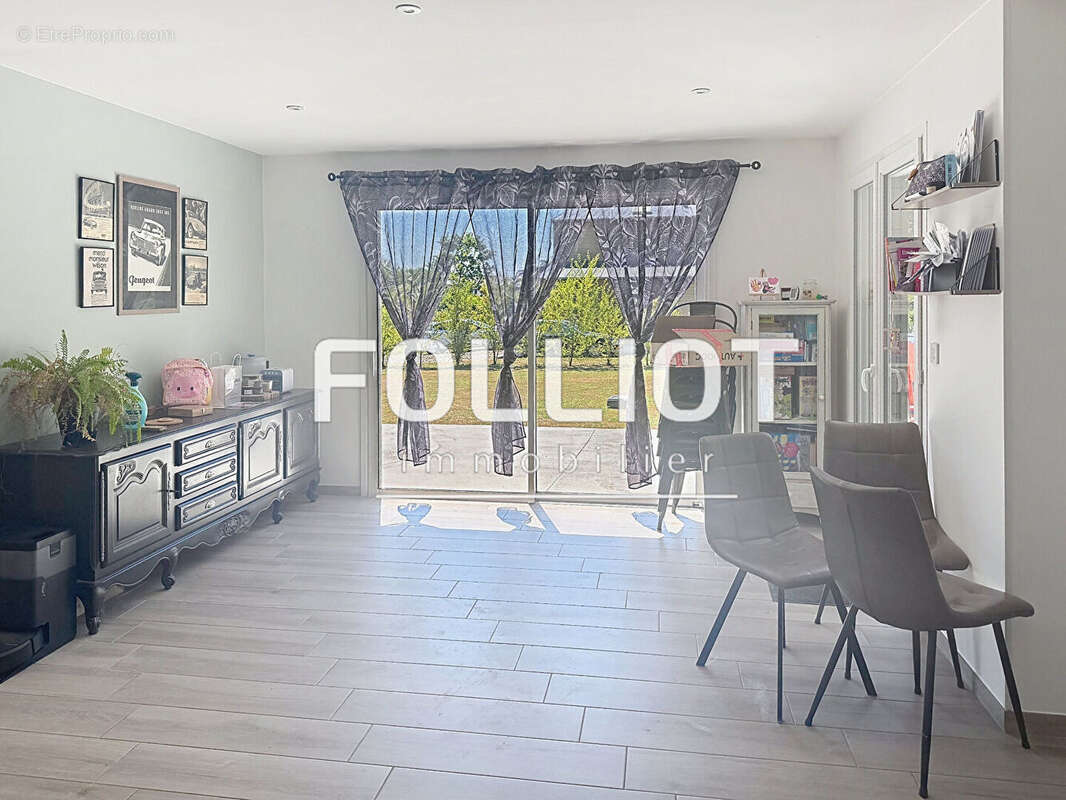 Entre mer & terre, maison spacieuse à vendre à Gratot avec vie de plain pied - Un véritable havre de paix ! - photo 4
