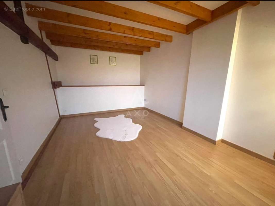 Maison à LE MELE-SUR-SARTHE