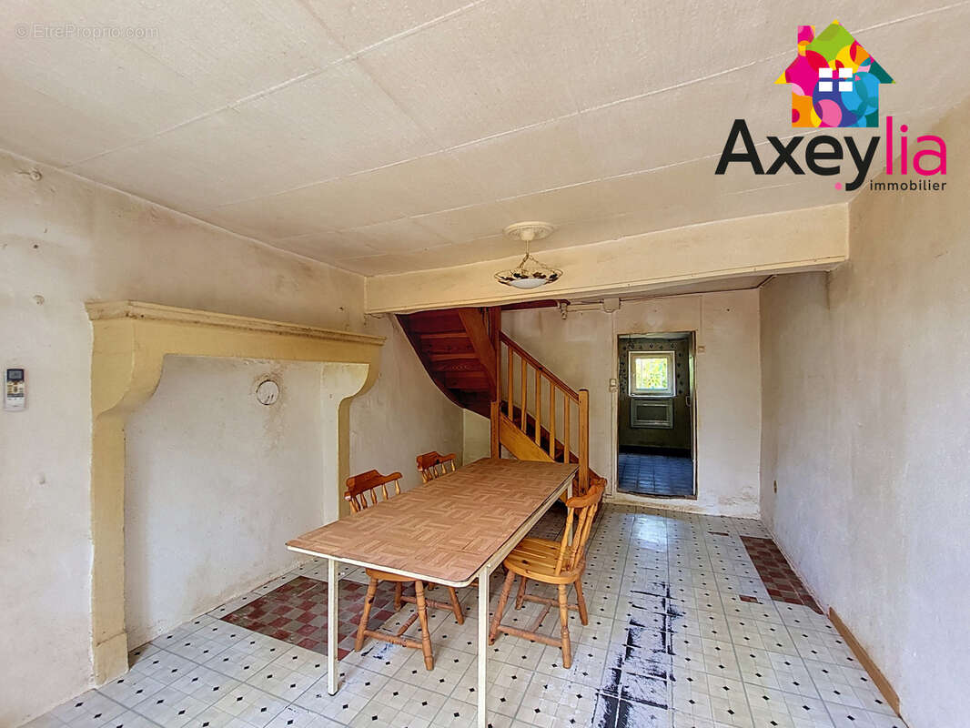 A vendre - sarry -  corps de ferme avec terrain - photo 8