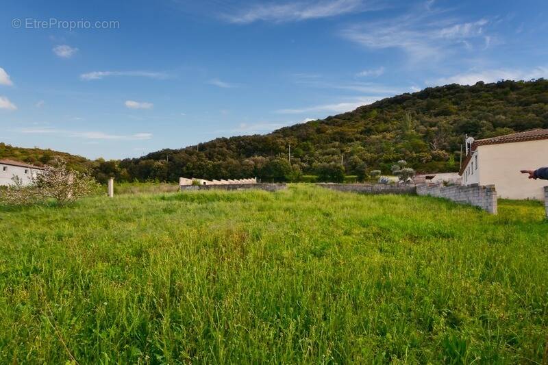 Terrain à SAINT-NAZAIRE-DE-LADAREZ