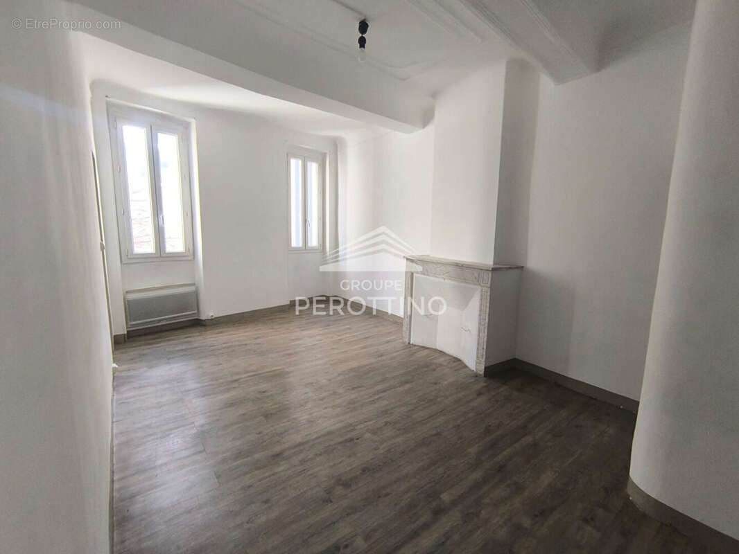 Appartement à ROQUEVAIRE