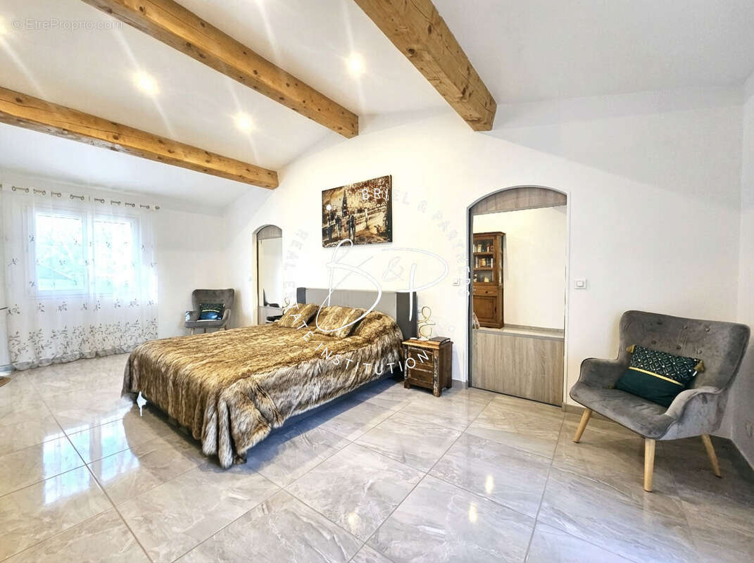 Maison à LORGUES