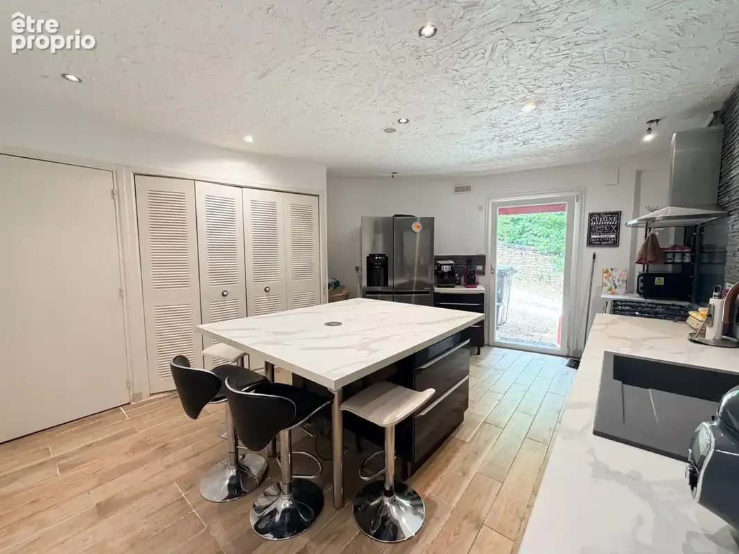 Appartement 151 m² à Dannemarie-Sur-Crete  - photo 4