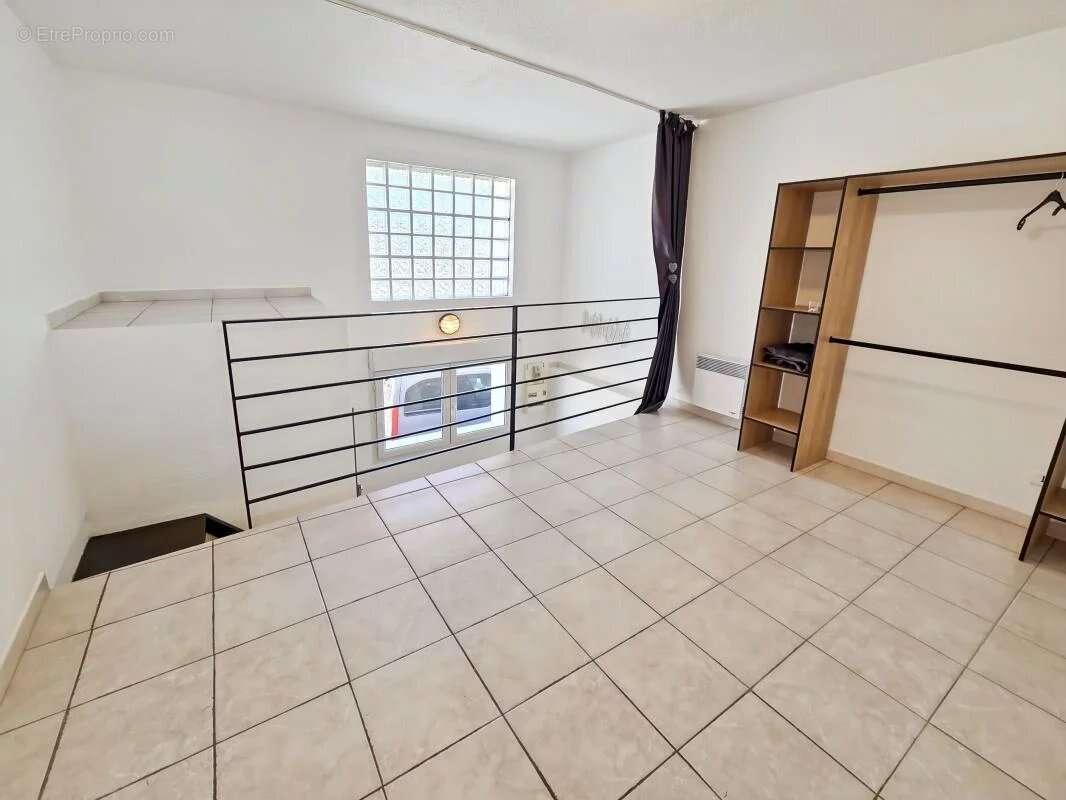 Appartement à VILLENEUVE-LES-AVIGNON