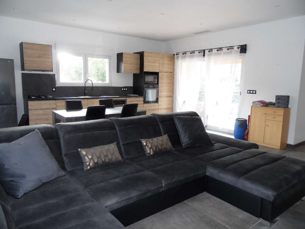 Maison à VIEUX-MOULIN